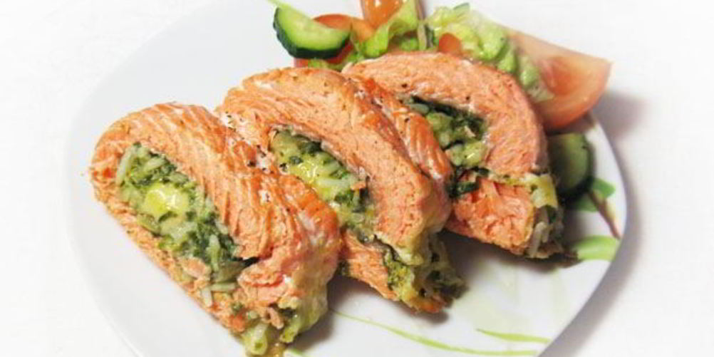 Рецепт фаршированного рулета из семги с рисом и шпинатом