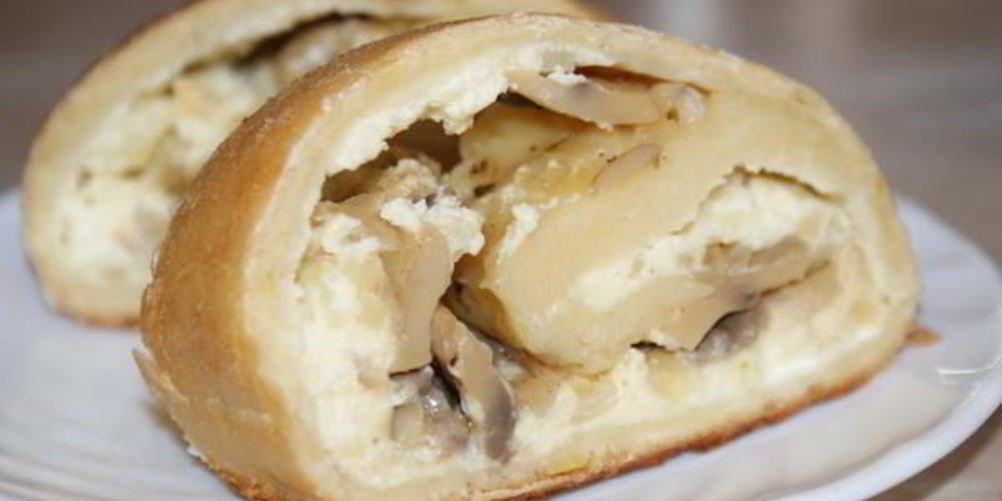 Рецепт картофельного рулета с грибами