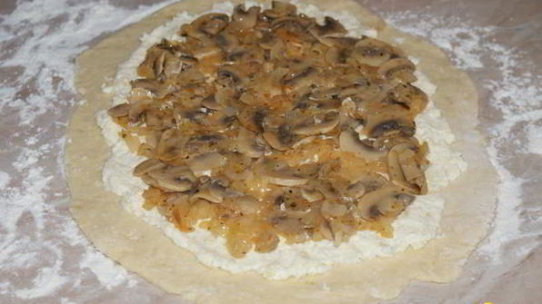 картофельный рулет с грибами