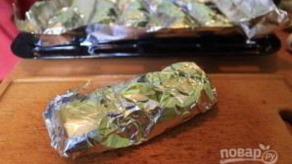 куриный рулет с курагой и песто