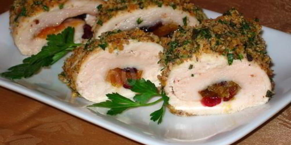 Рецепт куриного рулета с курагой