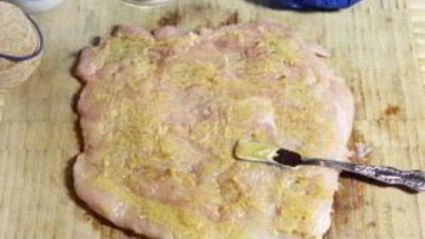 куриные рулетики с курагой и беконом