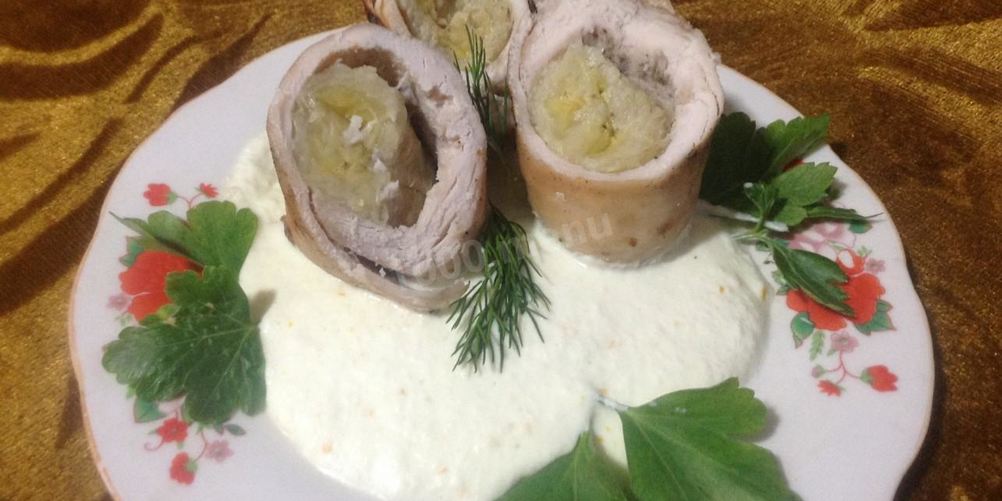 Рецепт куриных рулетов с бананом и яблочным соусом