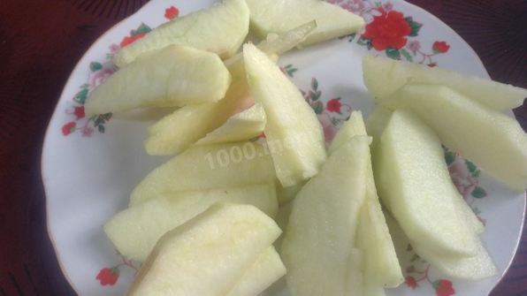 куриные рулеты с бананом и яблочным соусом