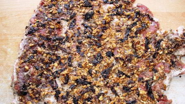 мясной рулет с черносливом