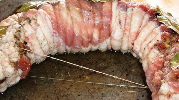 мясной рулет с черносливом