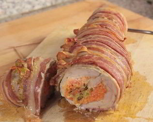 Мясной рулет с морковью