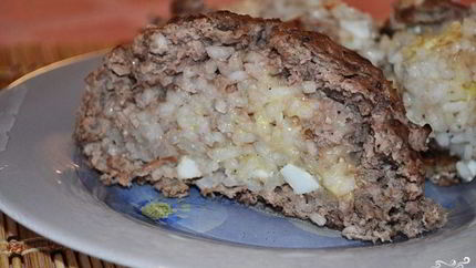 Мясной рулет с рисом