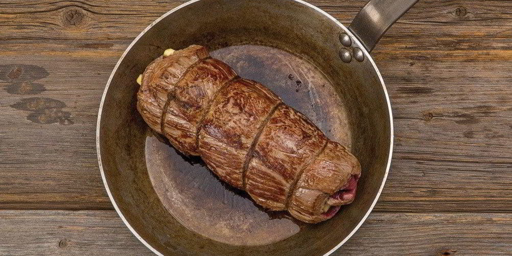 Рецепт рулета из говядины с запечеными овощами и бальзамико