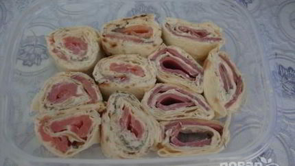 Рулет из лаваша с плавленым сыром