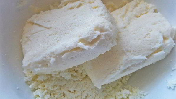 рулет с творогом и черникой