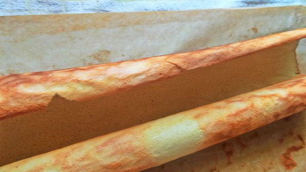 рулет с творогом и черникой