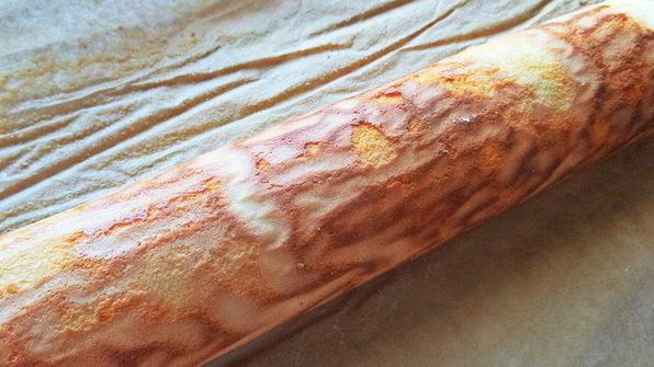 рулет с творогом и черникой