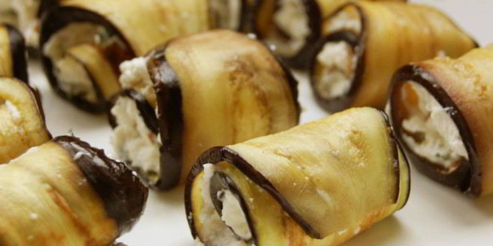 Рецепт рулетиков из баклажанов с творогом