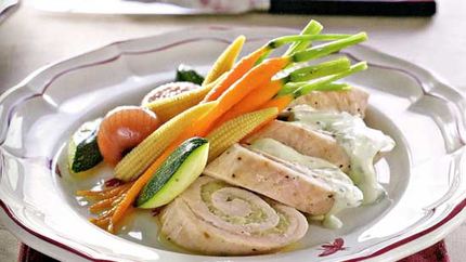 Рулетики из индейки с карамелизованными овощами