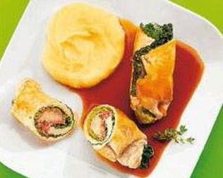 Рулетики из индейки с савойской капустой и фаршем