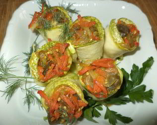 Рулетики из кабачков