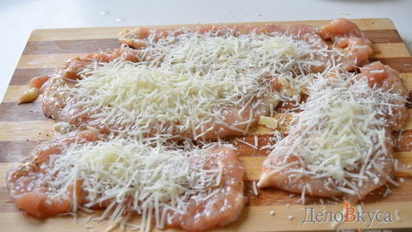 рулетики из куриного филе с сыром в беконе