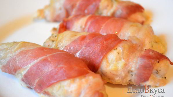 рулетики из куриного филе с сыром в беконе
