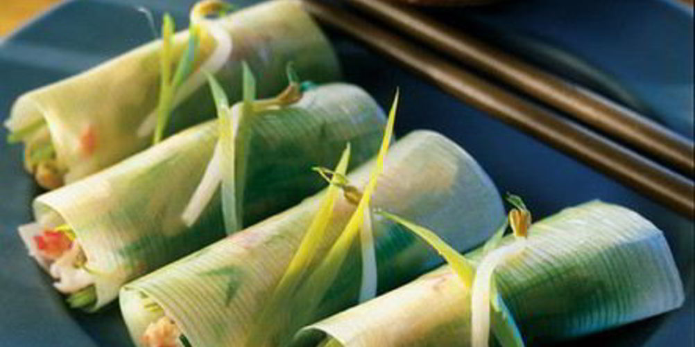 Рецепт рулетиков из порея с крабовым мясом