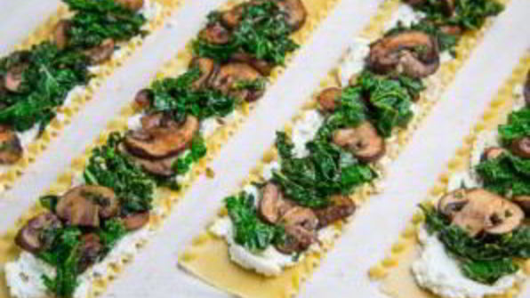 рулетики с грибами и сыром