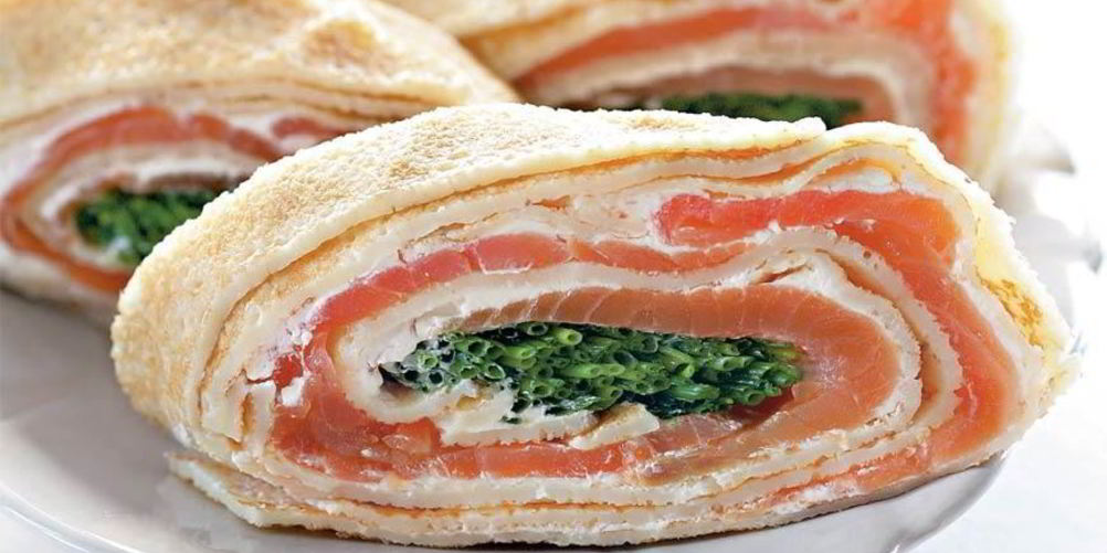 Рецепт рулетиков с копченым лососем