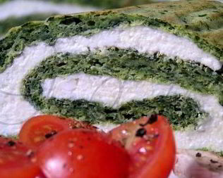 Вегетарианский рулет из шпината с творогом