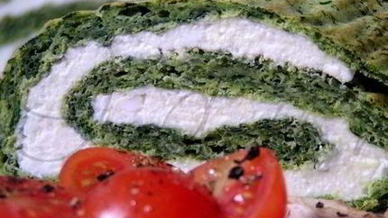 Вегетарианский рулет из шпината с творогом