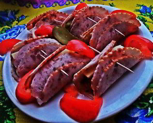 Закусочные рулетики из ветчины и гречки