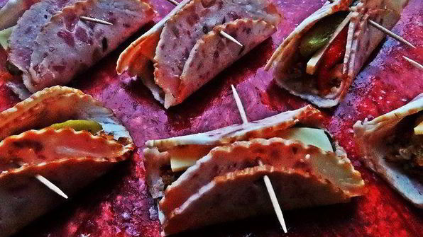 закусочные рулетики из ветчины и гречки