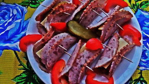 закусочные рулетики из ветчины и гречки