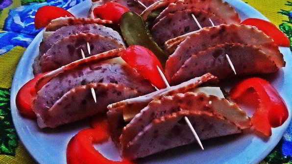 закусочные рулетики из ветчины и гречки