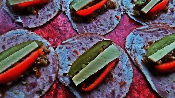 закусочные рулетики из ветчины и гречки