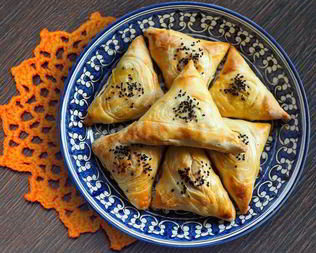 Самса из слоеного дрожжевого теста