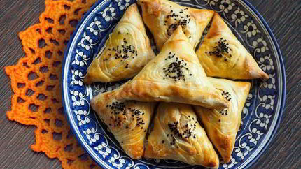 Самса из слоеного дрожжевого теста