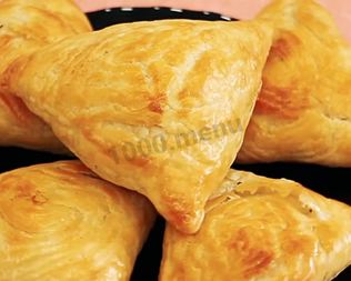 Самса с фаршем из слоеного теста