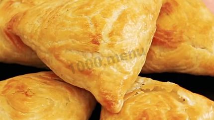 Самса с фаршем из слоеного теста