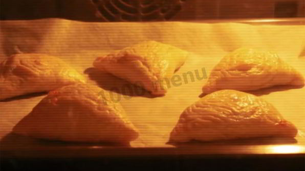 самса с фаршем из слоеного теста