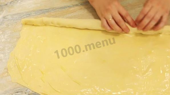 самса с фаршем из слоеного теста