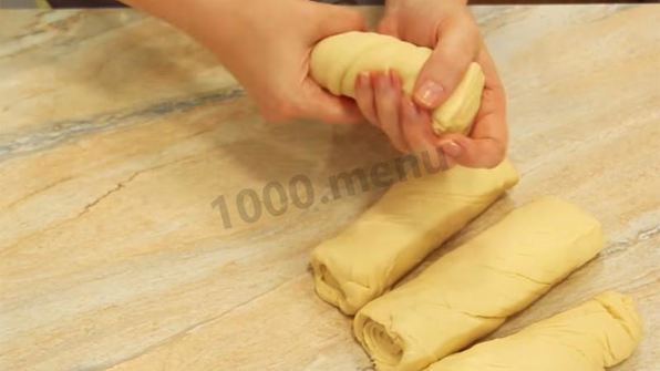 самса с фаршем из слоеного теста