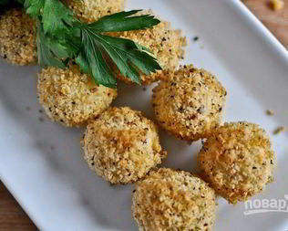 Шарики из пюре в сырной панировке