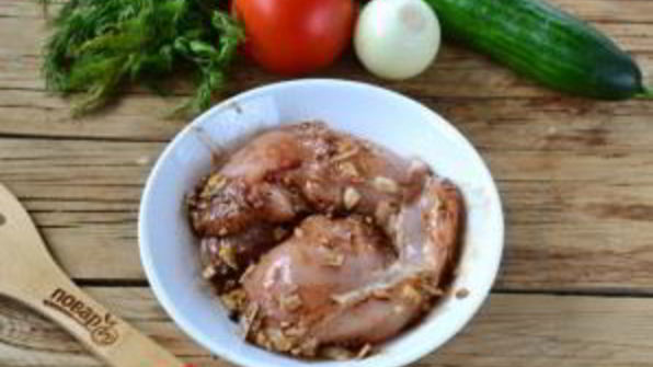 шаверма с пикантной курочкой и чесночным соусом