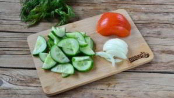 шаверма с пикантной курочкой и чесночным соусом