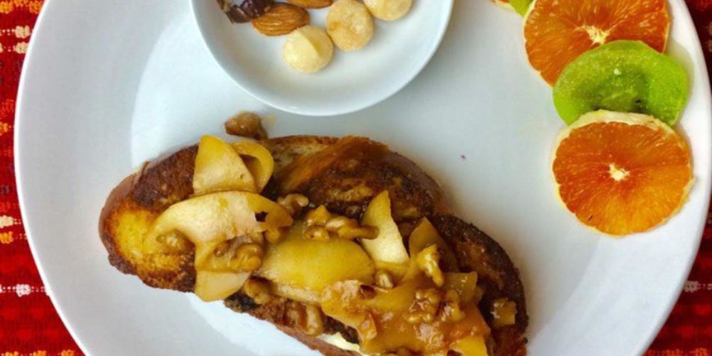 Рецепт французских жареных сэндвичей с сыром филадельфия и зелеными яблоками