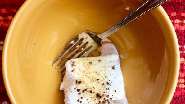 французские жареные сэндвичи с сыром филадельфия и зелеными яблоками