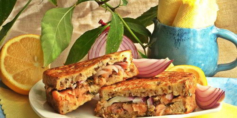 Рецепт горячего сэндвича с лососем