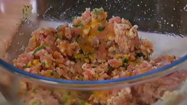 картофельные мини-сэндвичи с котлеткой из ягнятины