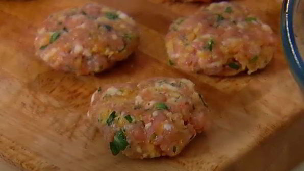 картофельные мини-сэндвичи с котлеткой из ягнятины