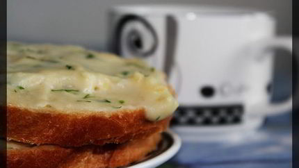 Хрустящие сэндвичи с соусом бешамель