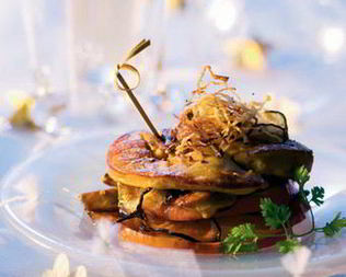 Клаб-сэндвич с фуа-гра и яблоками ранет